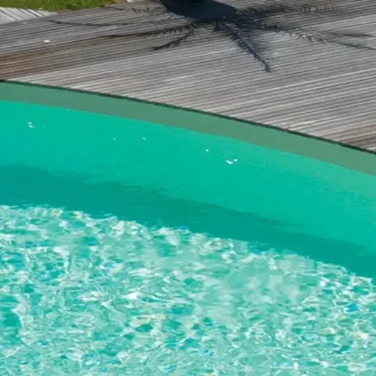 Piscine avec liner Toscane : eau vert d’eau
